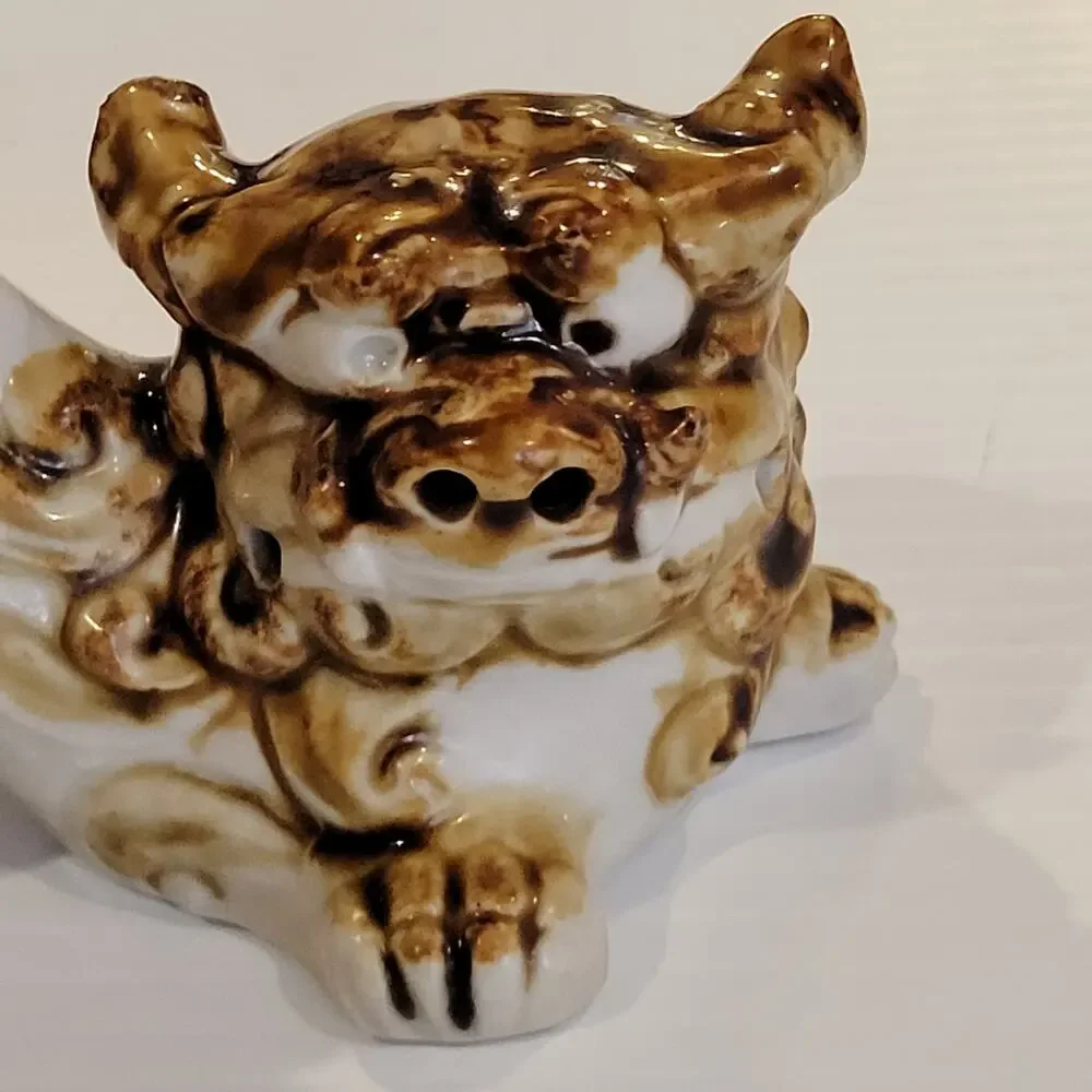 Vintage Unique Chinese Asian Foo Dogs-Fu Figurine
